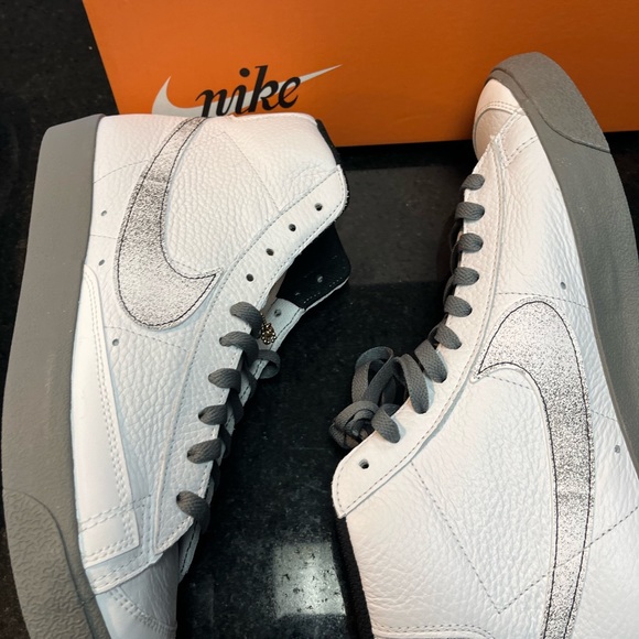 Sz 11 NIKE BLAZER MID '77 SE 50 YEARS OF HIP HOP CASUAL SHOES - Picture 11 of 11